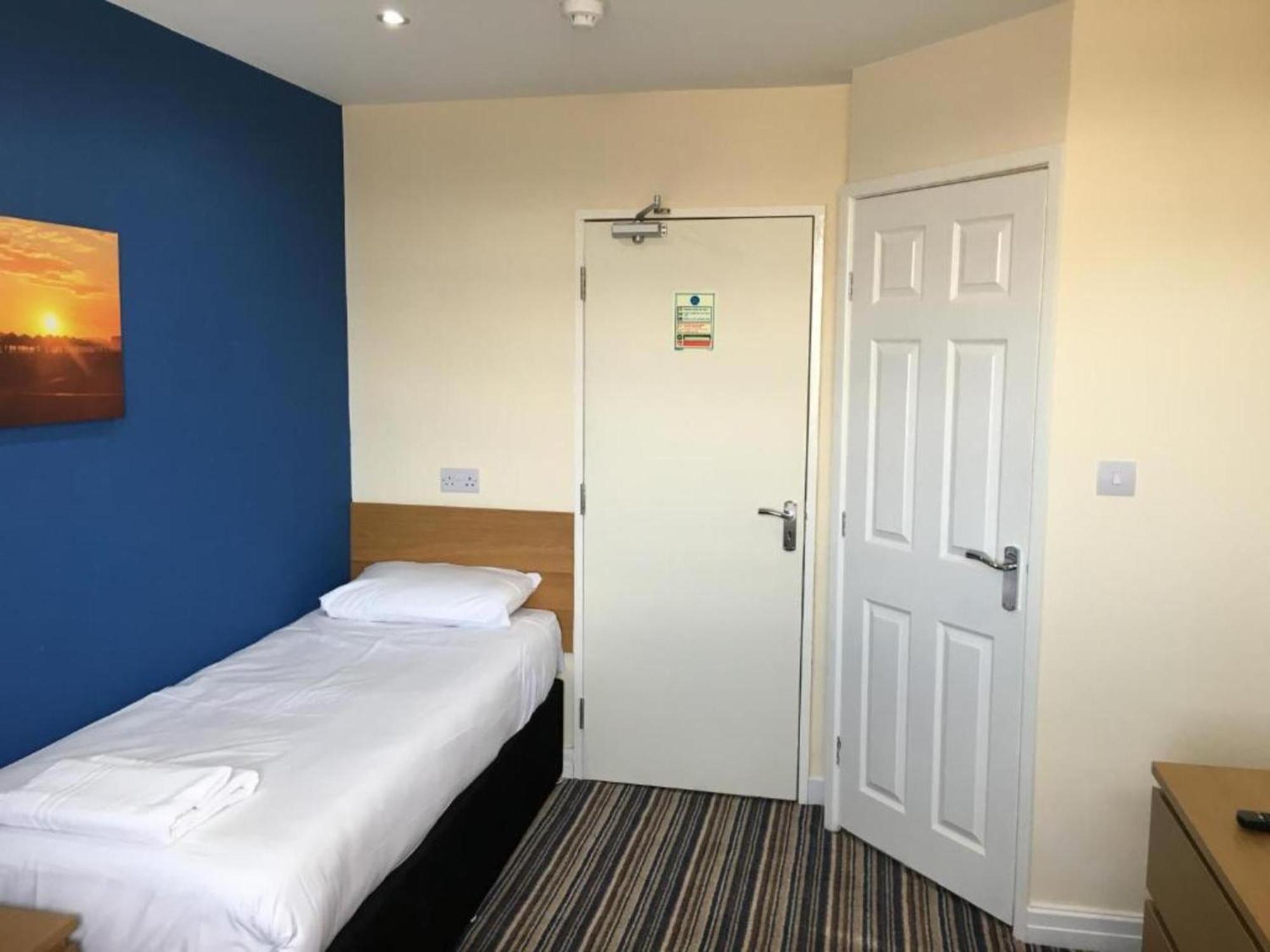 Oyo Wave Crest Hotel Blackpool Zewnętrze zdjęcie