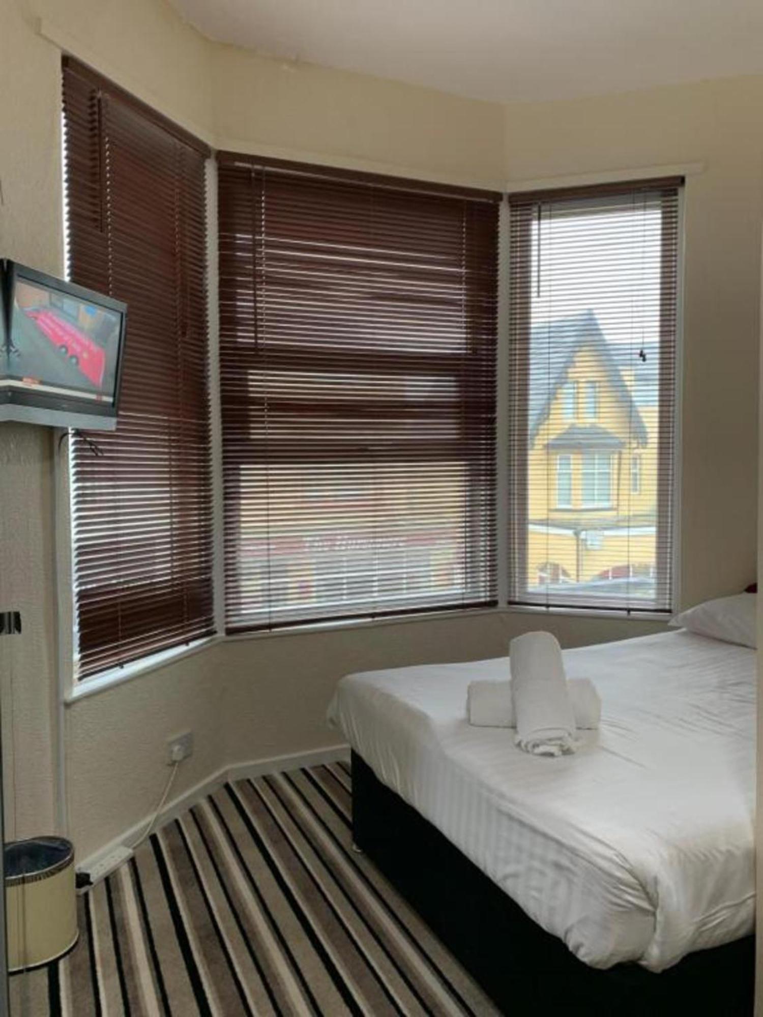 Oyo Wave Crest Hotel Blackpool Zewnętrze zdjęcie