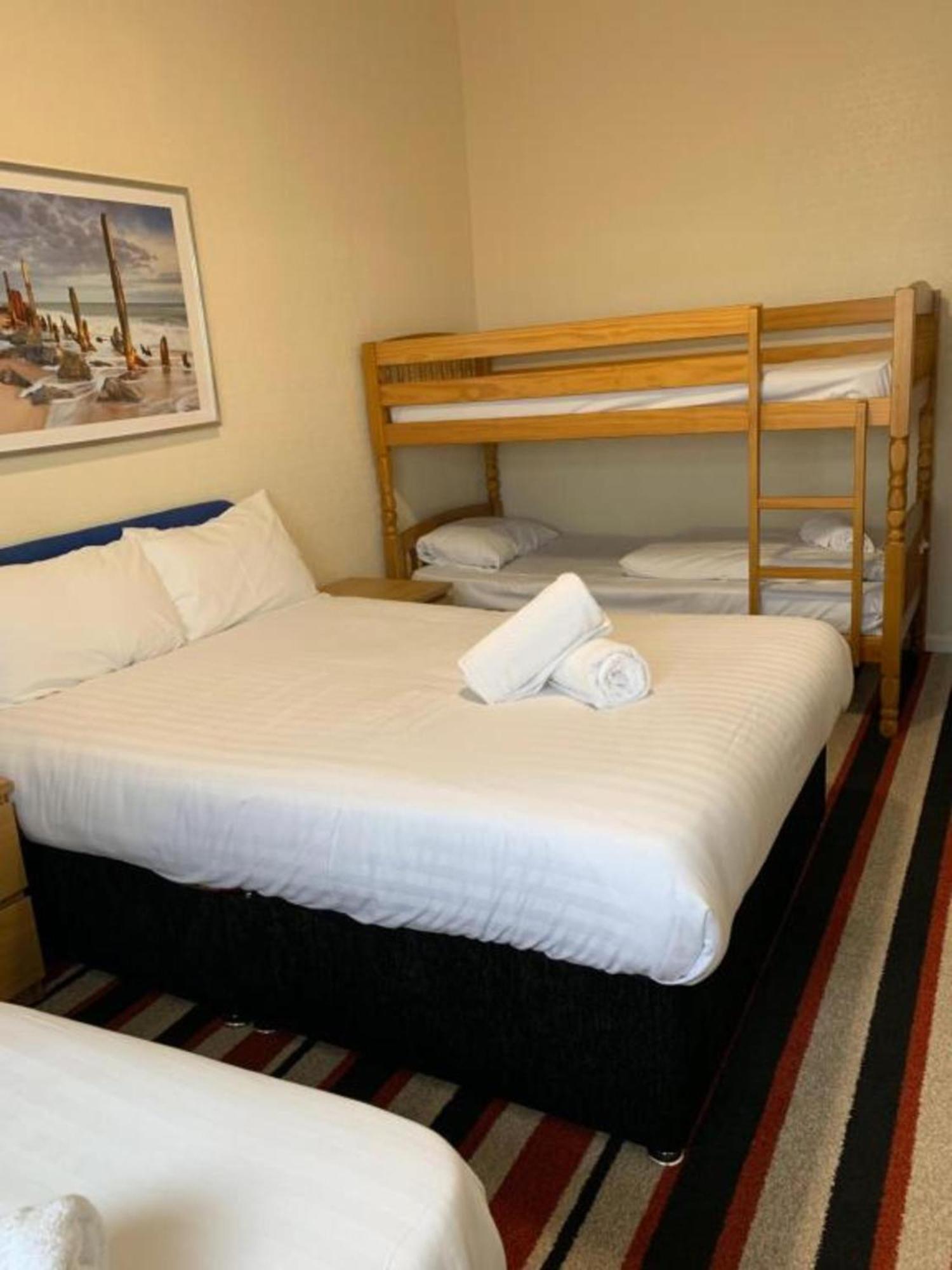 Oyo Wave Crest Hotel Blackpool Zewnętrze zdjęcie