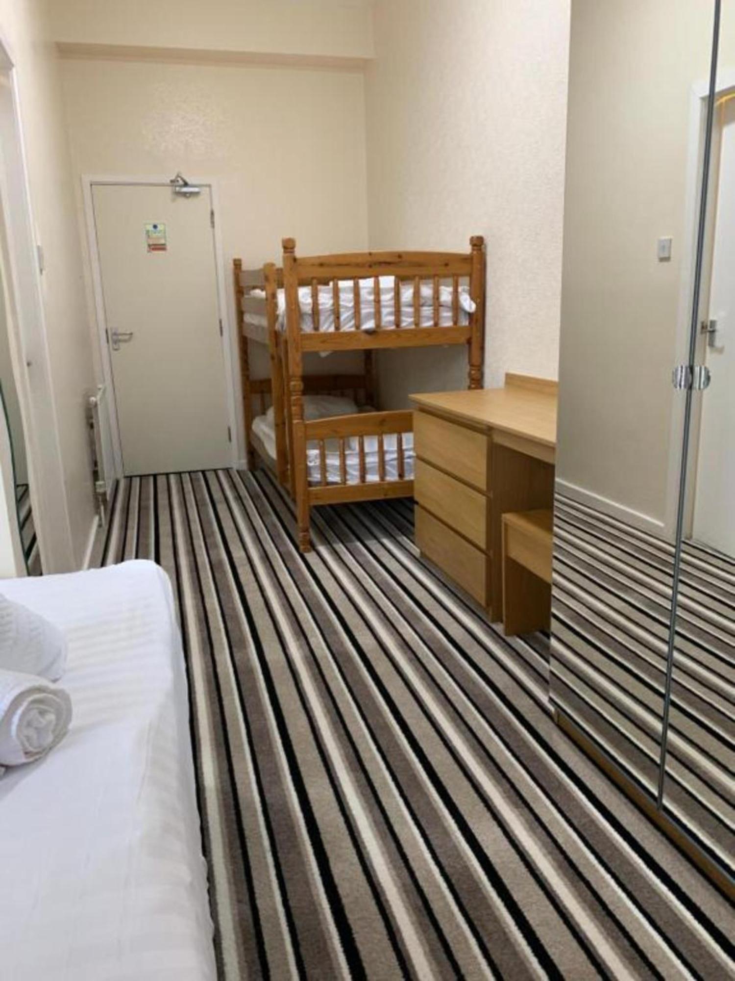 Oyo Wave Crest Hotel Blackpool Zewnętrze zdjęcie