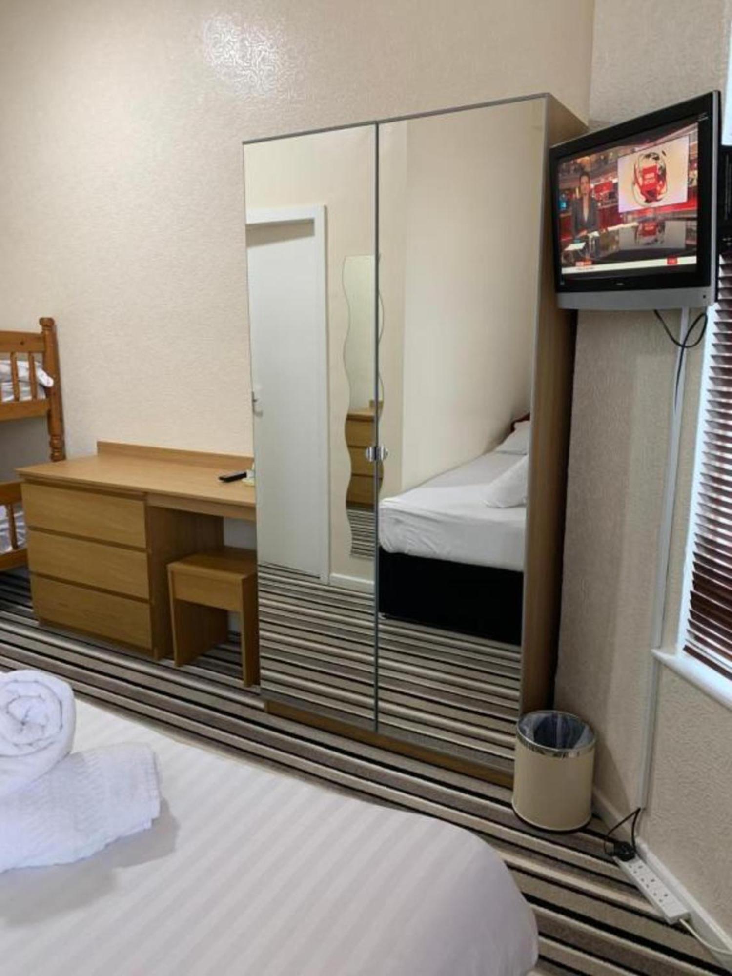 Oyo Wave Crest Hotel Blackpool Zewnętrze zdjęcie