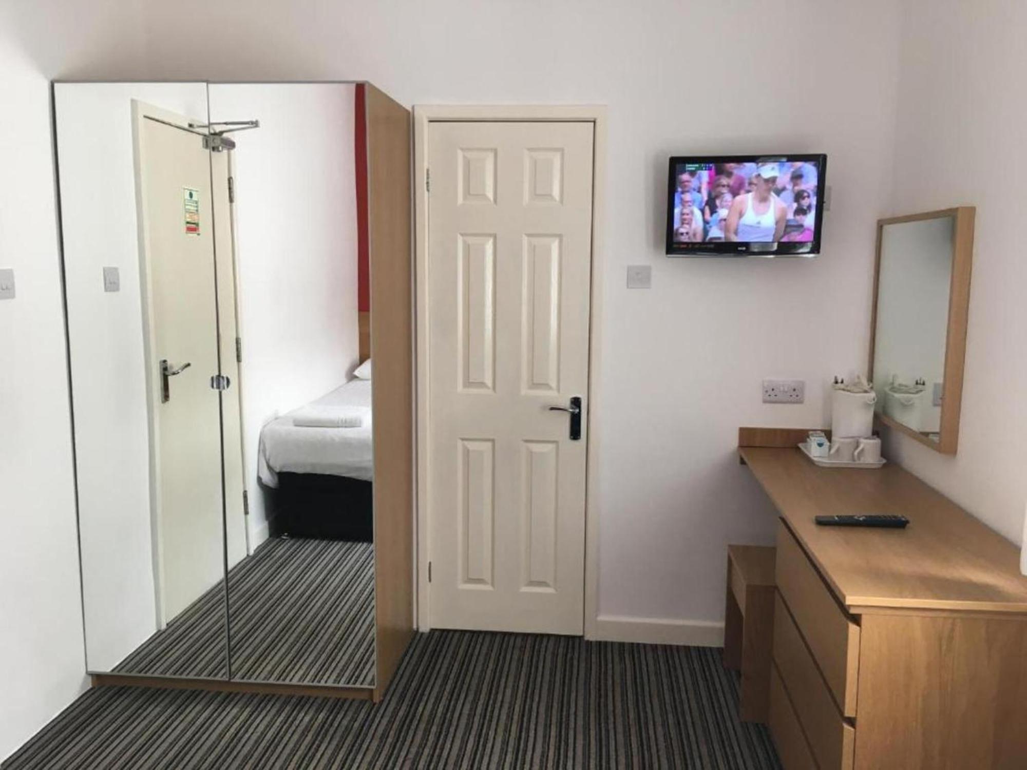 Oyo Wave Crest Hotel Blackpool Zewnętrze zdjęcie
