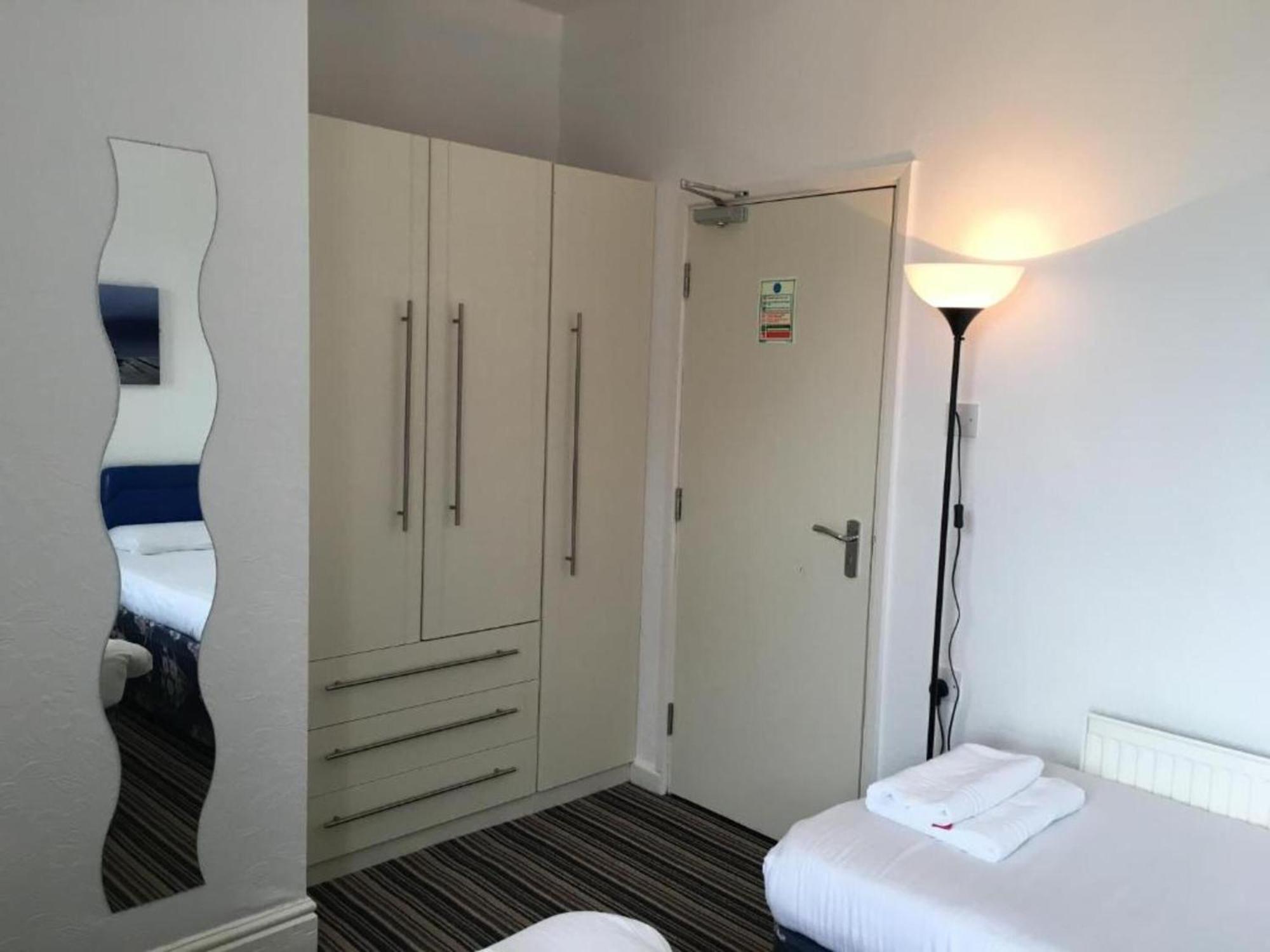 Oyo Wave Crest Hotel Blackpool Zewnętrze zdjęcie